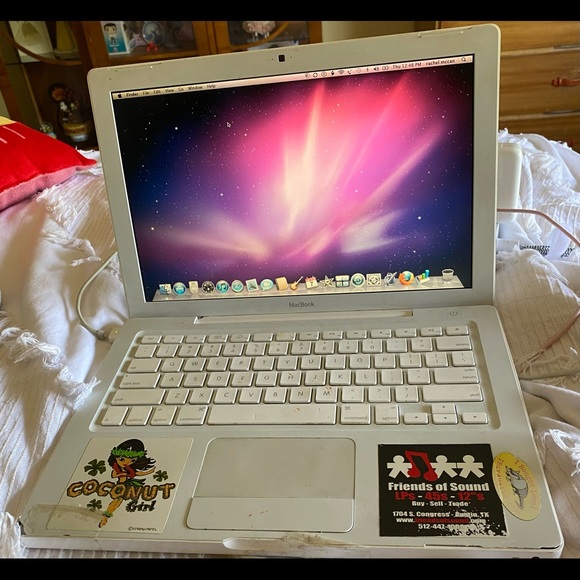 MacBook Pro 2011 - Picture 3 of 5